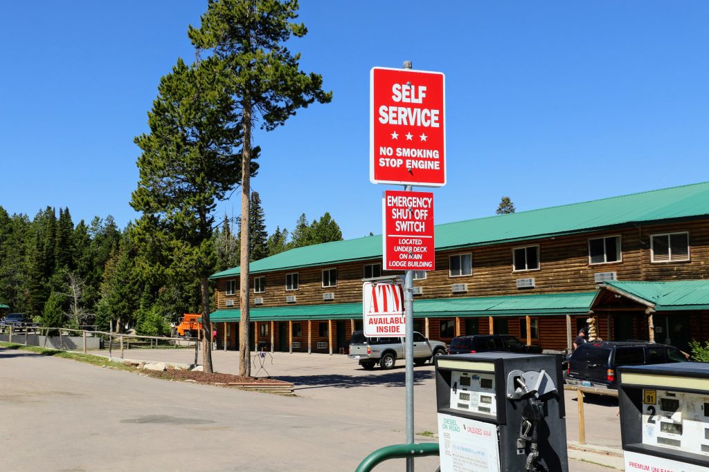 Petrol station Bear Lodge Resort Wyoming - Frederik Maesen